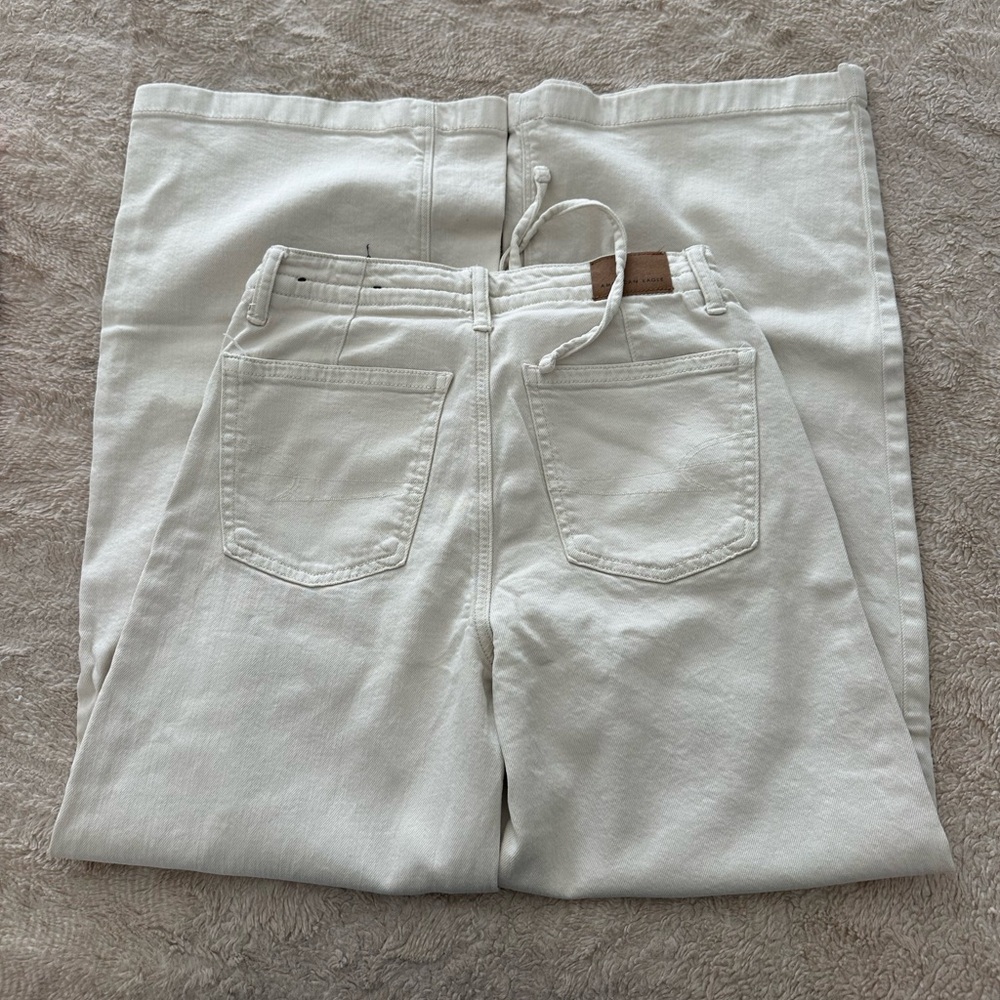 American Eagle Outfitters Woman’s Off-White Bootcut Jeans
